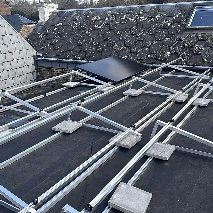 photo-installation-panneaux-solaires